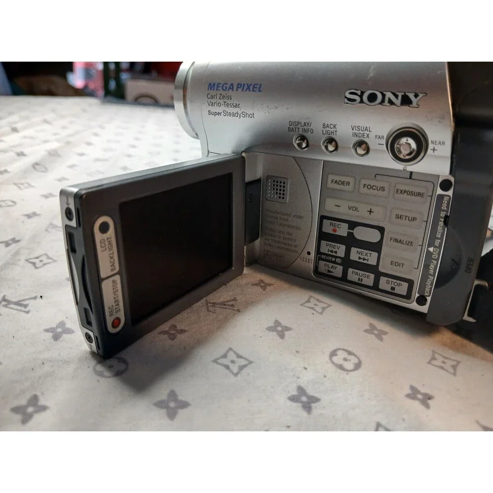 Sony Handycam DCR-DVD201 Camcorder